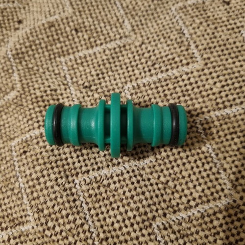 Connector for irrigation hoses new