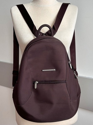 Kipling elegant women's backpack Oxygine like new, dark brown