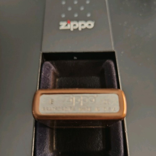 Zippo Bullet Hole Barrett Smythe 2009 like new