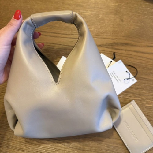 Nadia Rapti handbag, beige