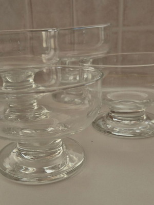 GLASS ICE CREAM CUPS, STACKABLE, 6 pieces