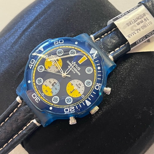 Lorus 37mm chrono like new, blue with new strap