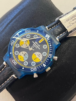 Lorus 37mm chrono like new, blue with new strap