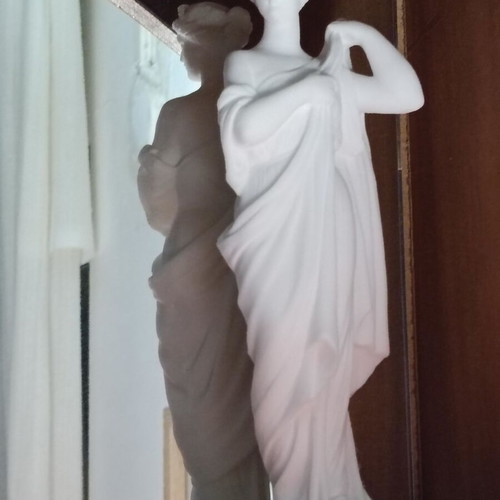 Statuette