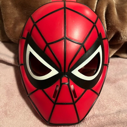 Spiderman mask like new