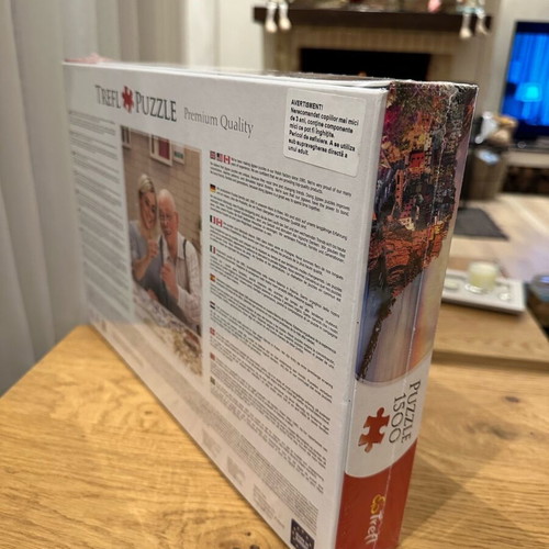 Trefl puzzle 1500 pieces new, view of Maranola village