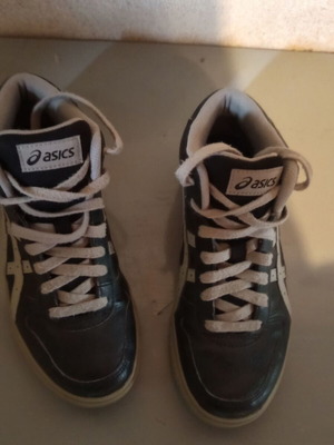 Παπούτσια Asics casual νούμερο 37, σαν καινούργια, μαύρα και γκρι