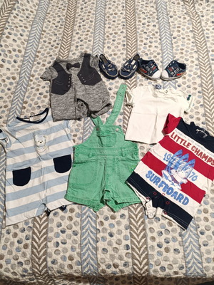 Baby clothing set like new with gifts for 1-month-old