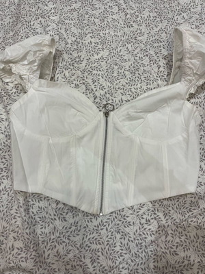 Pretty Little Thing white top new size S