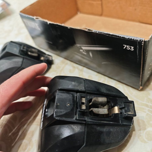 Thule 753 roof rack feet like new for Opel Corsa 2006 and other models