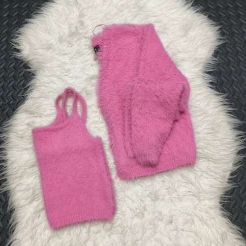 Women’s pink fluffy knit set like new, crop jacket S and crop top XS