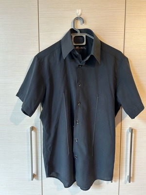 Men's short-sleeve shirt black like new, size M