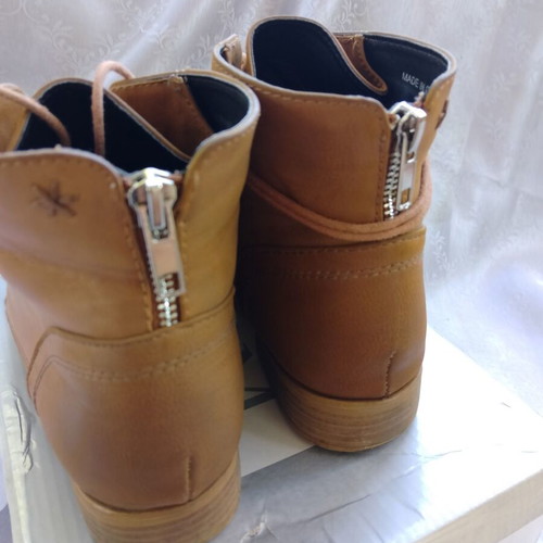 Camel faux leather ankle boot used, size 39