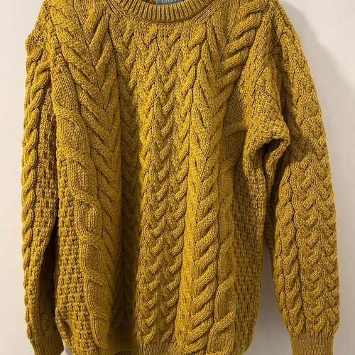 Woolen men's knitted sweater size M new, yellow gold