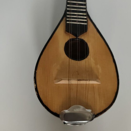 Tzouras small used with new strings and minor wear