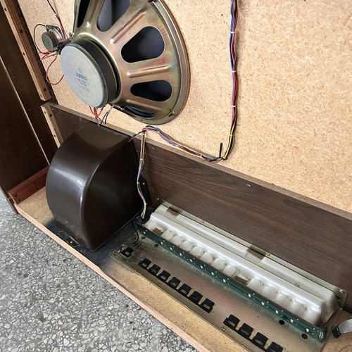 Yamaha vintage electric organ used, wooden construction