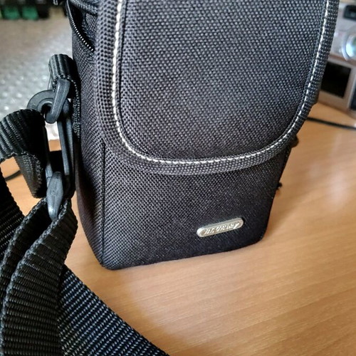 FujiFilm FinePix 4700z digital camera used with SanDisk cardReader