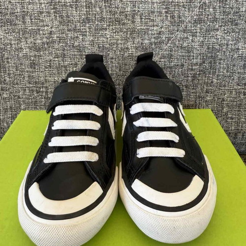 Converse unisex leather sneakers like new, size 28 (17 cm)