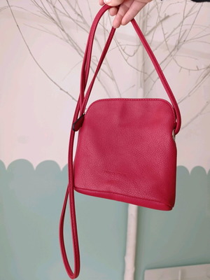 Emily and Noah crossbody bag like new, red