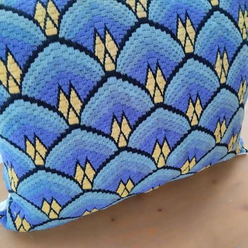 Hand-embroidered pillowcase like new 55x50 cm