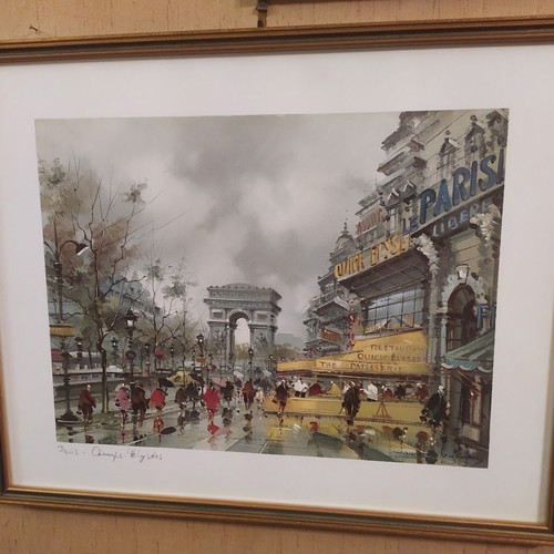 Set of 3 wooden frames with European city art prints