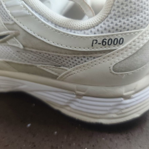 P-6000 Nike shoes size 40 like new