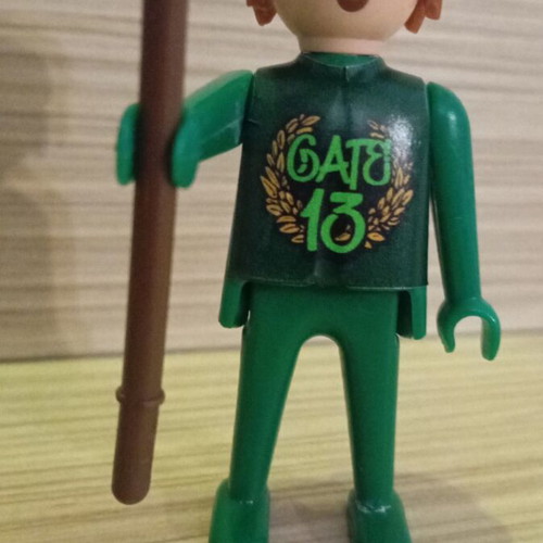 Playmobil fan figure of PAO with team flag like new