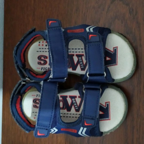 Children's athletic shoes like new, sizes 22, 24, 25