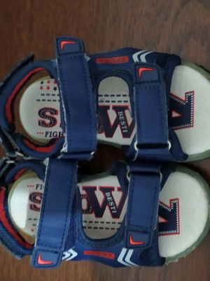 Children's athletic shoes like new, sizes 22, 24, 25