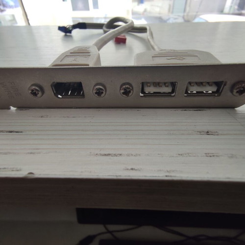 Bracket with 3 ports used, 2x USB 2.0 and 1x Firewire