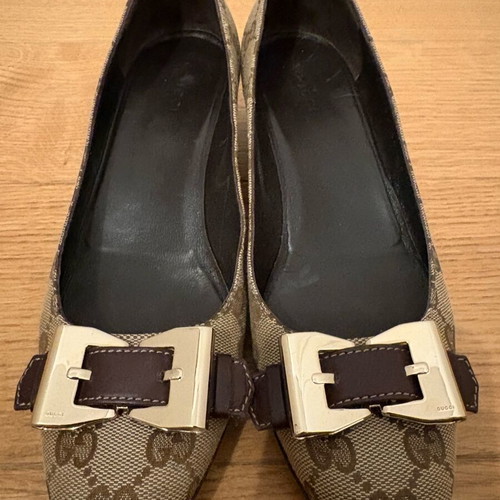 Gucci fabric pumps like new, beige, size 36