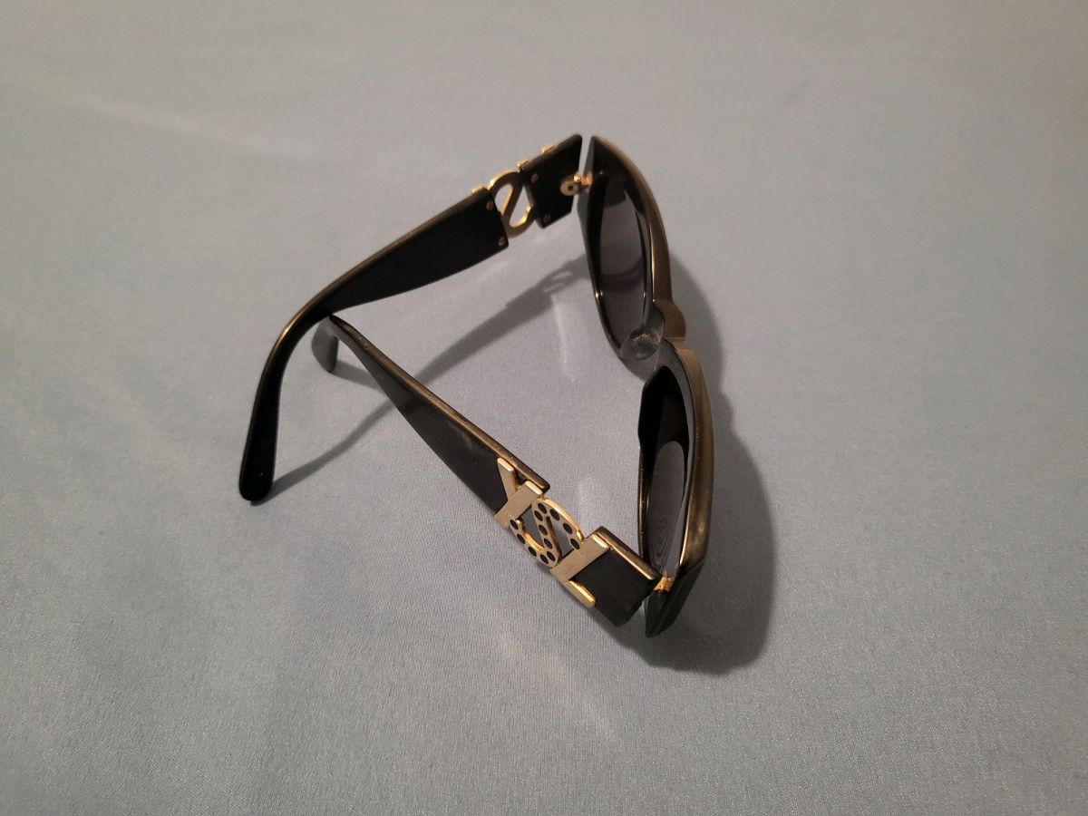 Yves Saint Laurent sunglasses used,… - € 110,00 - Vendora.cy