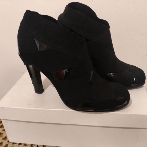 United Nude ankle boots used, black with patent and straps, size 38