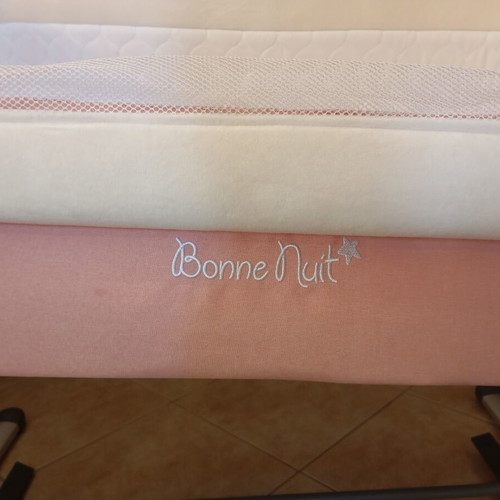 Bonne Nuit Baby Cradle like new, bedside bassinet with adjustable height