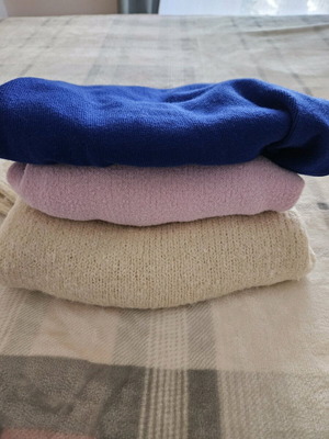 Women's sweaters like new, pink Bershka, beige Zara, blue turtleneck