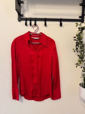 Satin red Zara shirt new, size S