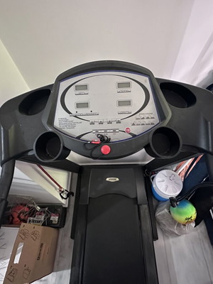 Treadmill like new, recent service