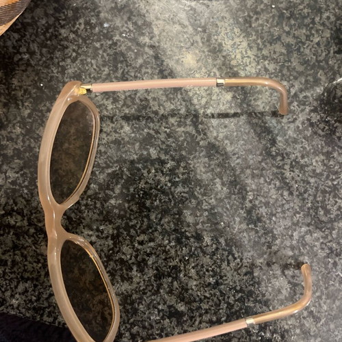 Burberry sunglasses like new, beige