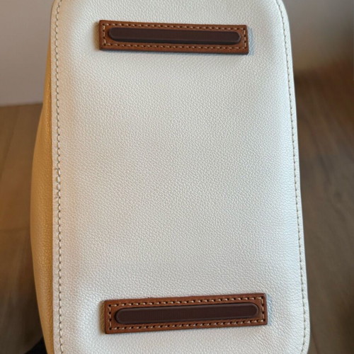 Dooney & Bourke white leather crossbody bag like new