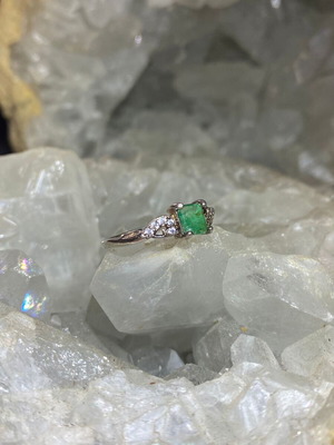 Handmade Silver Ring with Natural Emerald 925 Size 15mm