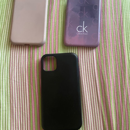 iPhone 12 cases like new