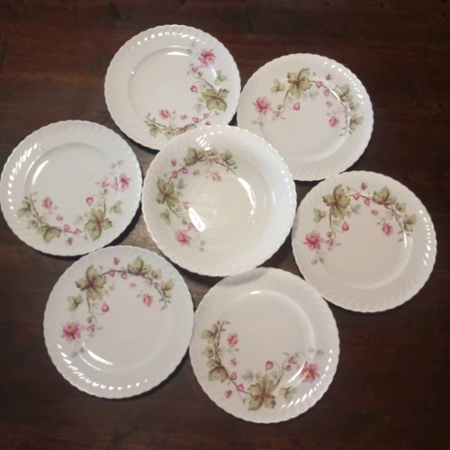 Bavaria salad set like new with deep bowl and 6 plates