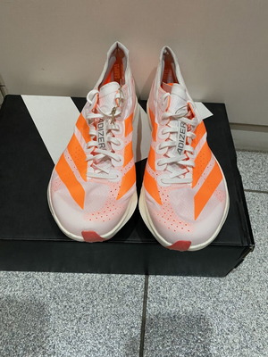 Adidas Adizero Avanti running shoes new, size 42.5, white and orange