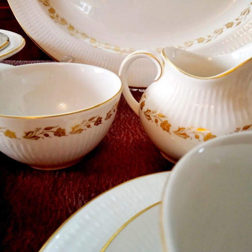 Royal-Doulton Fairfax tea set 24 pcs
