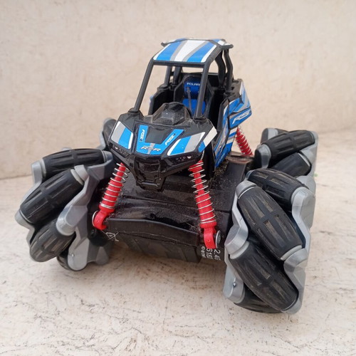 Remote control car used, untested, charges via USB cable