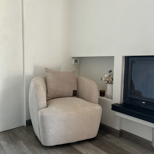 La Redoute armchair with swivel base, like new, beige