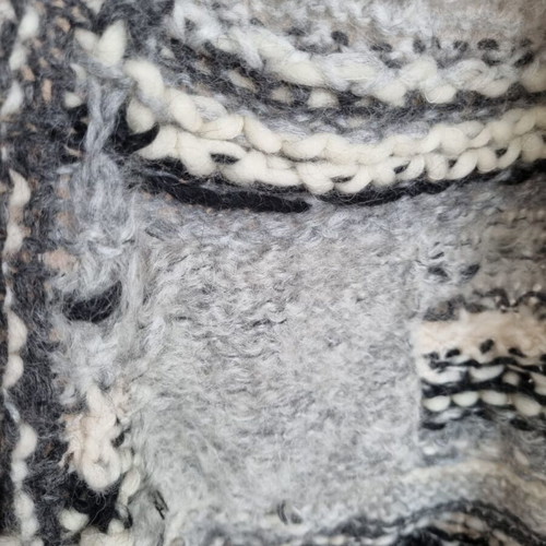 ONEONONE wool cardigan like new, size M, black and white