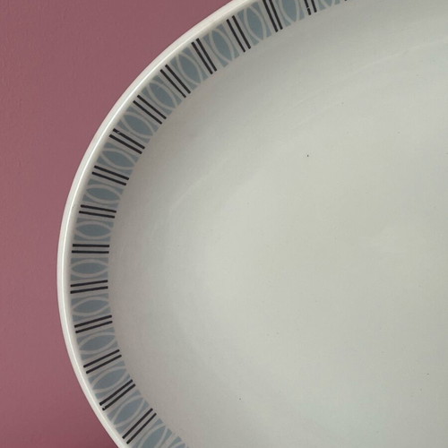 Oval platter Kerameikos vintage in like-new condition 36x26cm