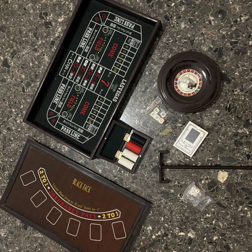 Casino game set like new with roulette, blackjack, chips, cards, dice