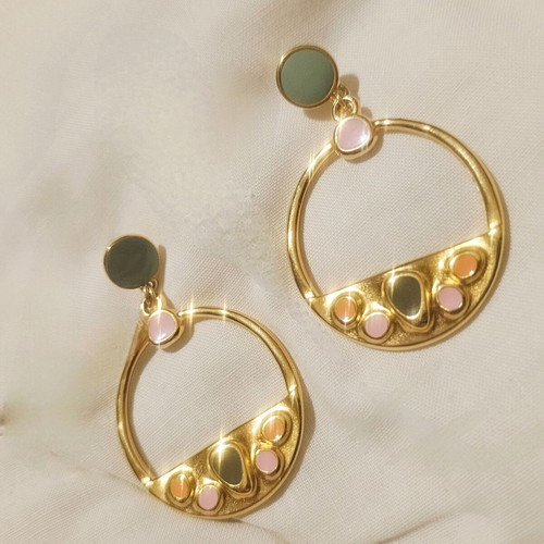 Handmade hanging earrings new with green stones and gold-tone details